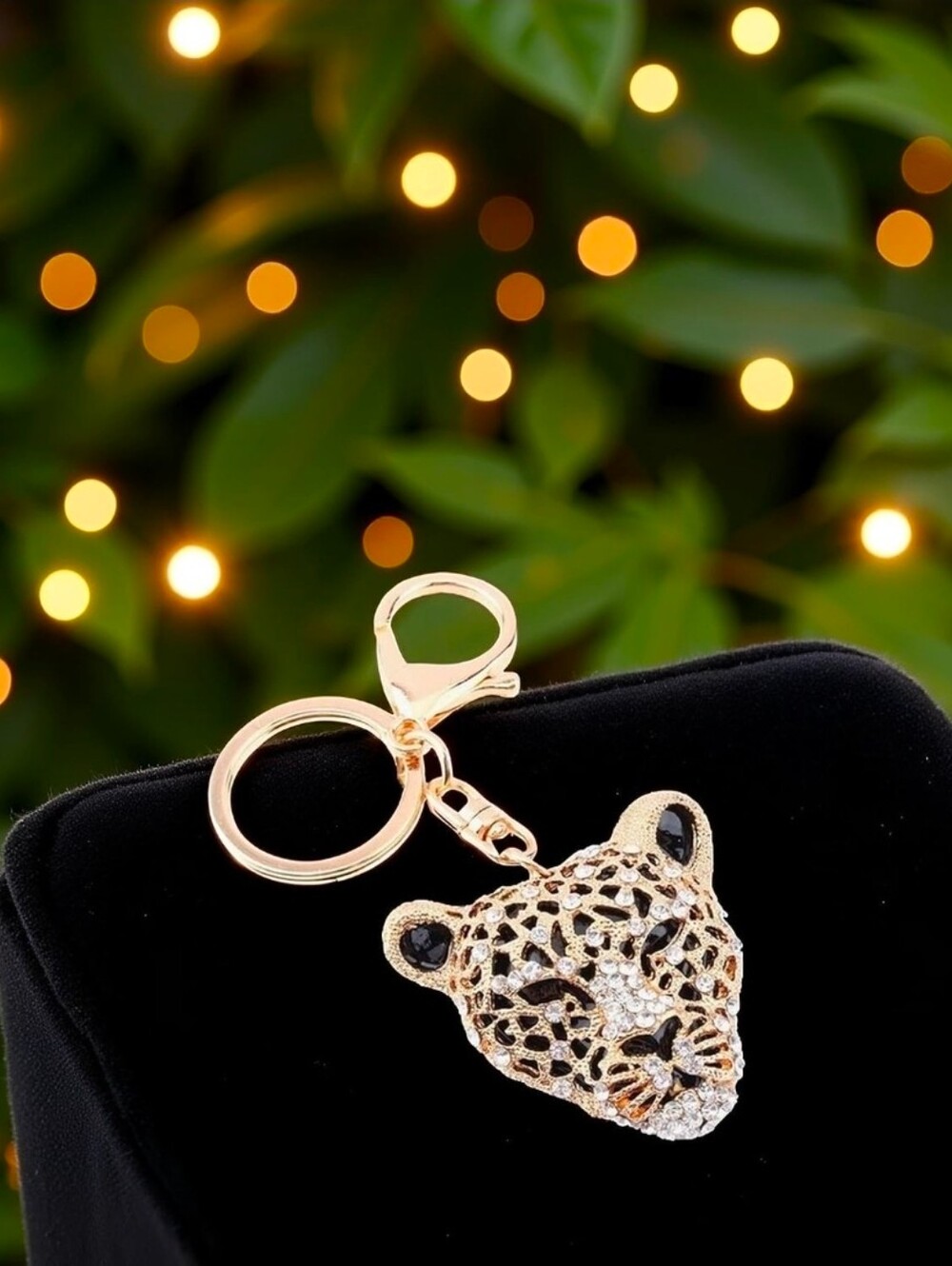 Gold Leopard Charm Keychain - Picture 2 of 4